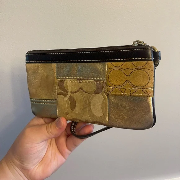 Coach wristlet - Picture 2 of 2